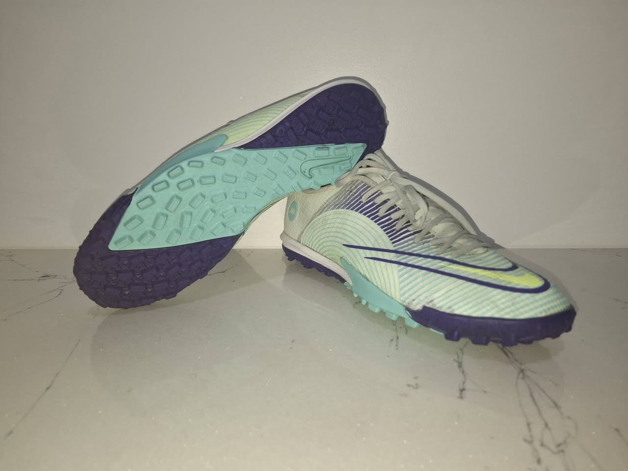 نايكي ميركوريال  اصدار حديث نظافة 100% قياس 42 طول القدم 26.5 سم يوجد توصيل لجميع المحافظات لمعرفة السعر التواصل على الخاص


**إذا كنت صاحب هذا الإعلان وتريد حذفه لأي سبب، رجاءا أرسل رسالة إلى الدعم الفني**