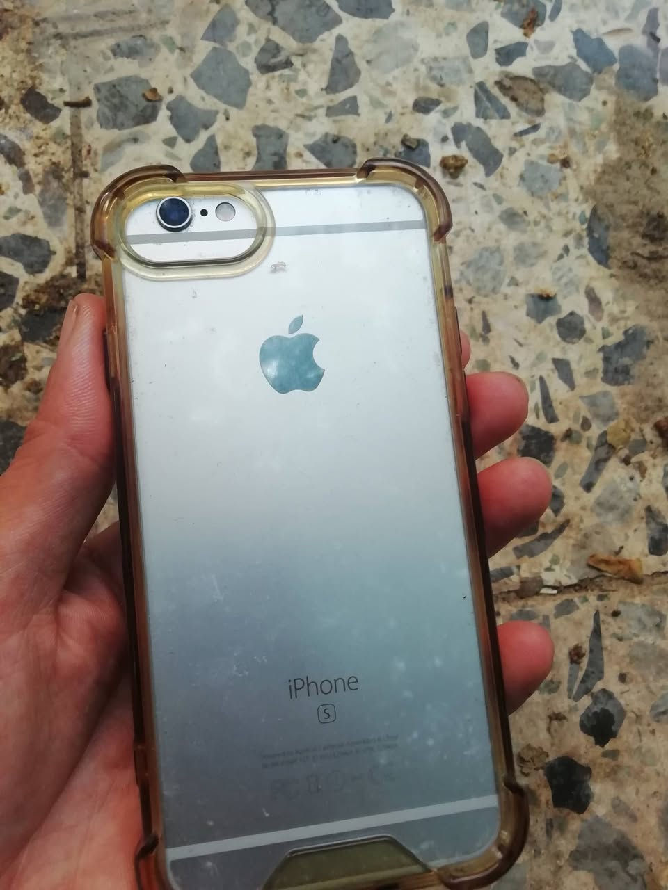 iphone 6s 16gb
هەمووشتێکی بیلادە تەنها پاتری گۆڕاە و پاتریەکەی 13 هەزاری پێدراوە ئەسڵیە. سەرشوشەکەی دوو درزی تێدایە بەس لەمسی زۆر خێرایە، بەشەرتی شەحن و شەبەکە و وایفای و سیم و کامێراو و سەوت. و بەسمە 
هەموو بەرنامەکان ئەخوێنێتەوە.
تکایە هاندەکە جگە لەپاتری هەمووی وەک خۆی ماوەتەوە نرخی 45 هەزار و معامەلە.


**إذا كنت صاحب هذا الإعلان وتريد حذفه لأي سبب، رجاءا أرسل رسالة إلى الدعم الفني**