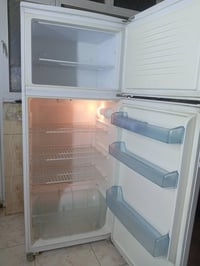 ثلاجة بيكو نظيفة ومامصلحة ١٨ قدم تواصل واتساب ٠٧٥١٧٣٨٨٣٤٠ فقط