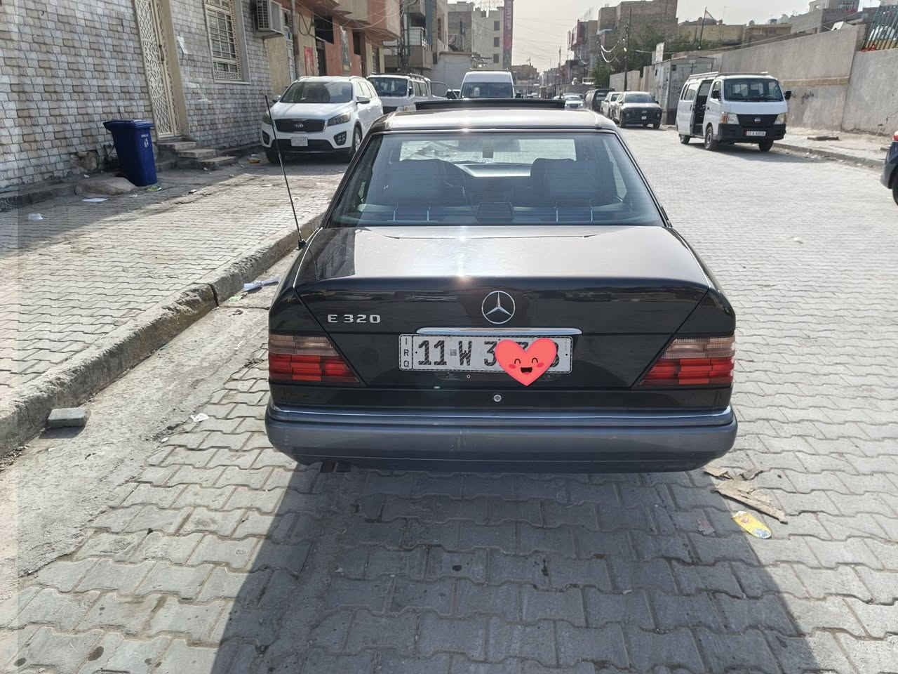 السلام وعليكم دب للبيع موديل ١٩٩٣ لون اسود فول مواصفات اربعة جام كهرباء كشنات كهرباء سلايت روف طكتين دبل مروحة كشنات جلد رصاصي تبريد بيانو تدفئة تبريد شغال كشنات خزن ويل كب تفاحة ستيرن كهربائي كير قفل مكينة ٣٢٠ رقم بغداد باسمي السيارة مكفولة كفالة عامة سيارة جديدة لوك السعر خاص للاستفسار ***********
