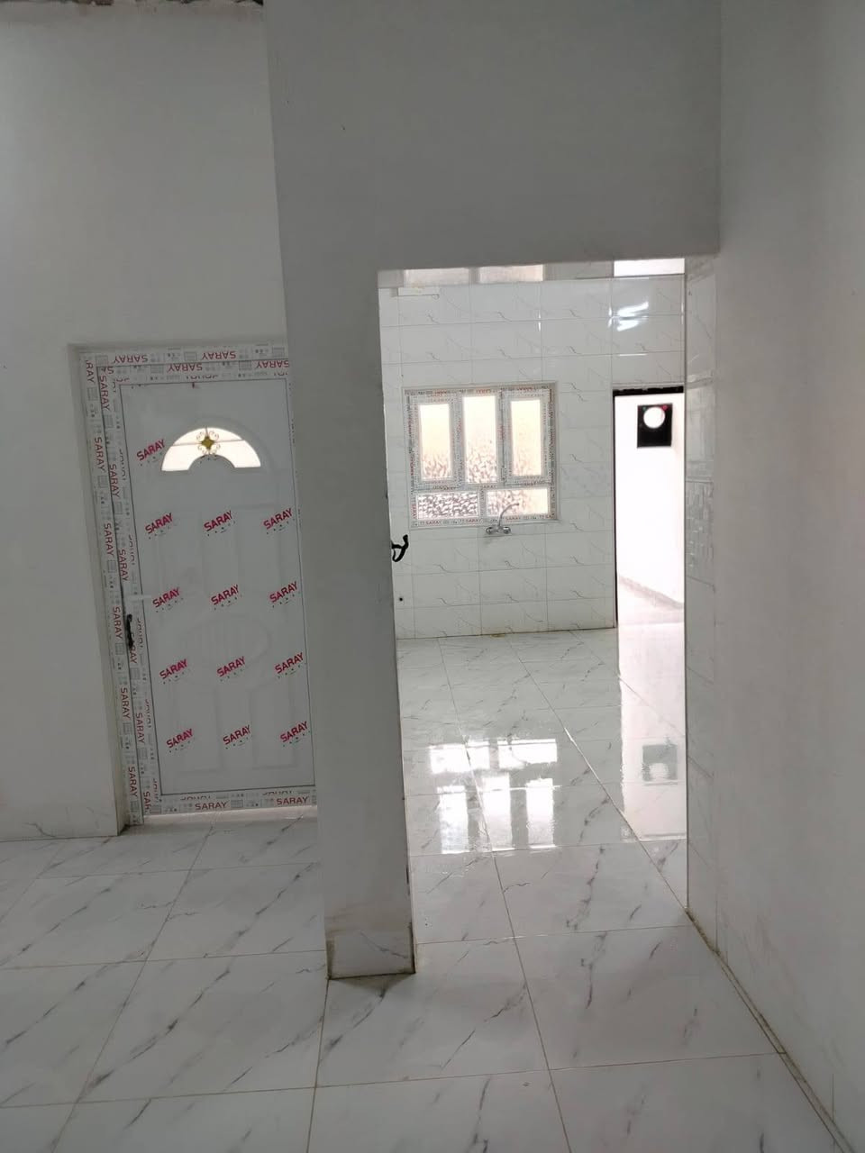 دار صفر مامسكون للايجار في حي الزوراء ال55 زراعي خلف بانزخانة شمس كركوك بسعر 200 الف غرفتين نوم وصالة ضيوف ومطبخ وصحيات وكراج سيارة ***********
