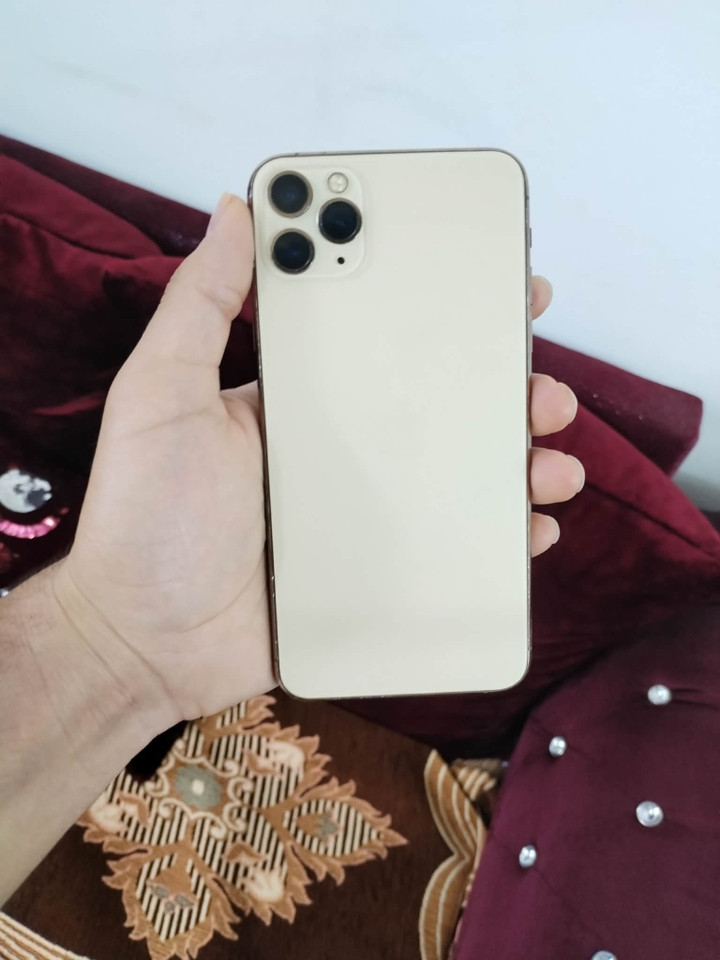 11برو ماكس ذكره 256 دبل سم  شاشه مبدله بطاريه ١٠٠ ا السعر 230بي مجال حك جيتك بس   ***********
