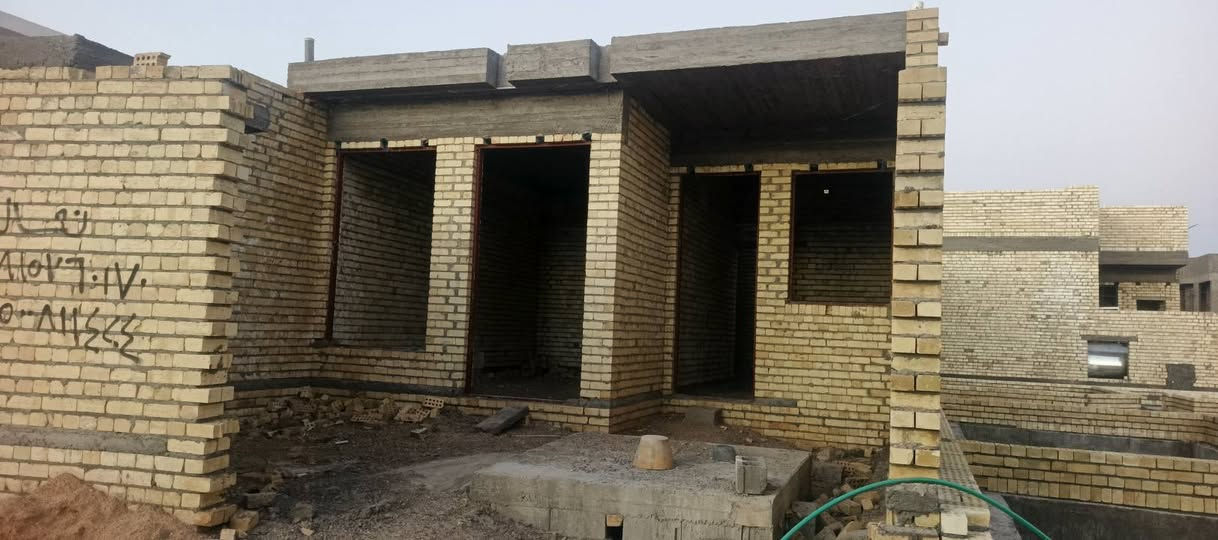 سلام عليكم ورحمه لله
يوجد دار هيكل للبيع 
المساحه 158 متر 
الوجه 7.5 ونزال 21
بناء حديث 
يتكون من غرفه نوم صاله حمام
مطبخ ستقبال مناور كراج صحيات
الدار بناء درجه اولى 
بجر طابو زراعي صرف سند 25 شرط التحويل
شارع الدار 10 متر نافذ على شارع 20 الرئيسي مال جامع فاطمه الزهراء (رض) 
موقعه 
#الفلوجه حي الجغيفي الثانيه قرب الجمعيه الحمره 
اي ستسفار الاتصال

***********
