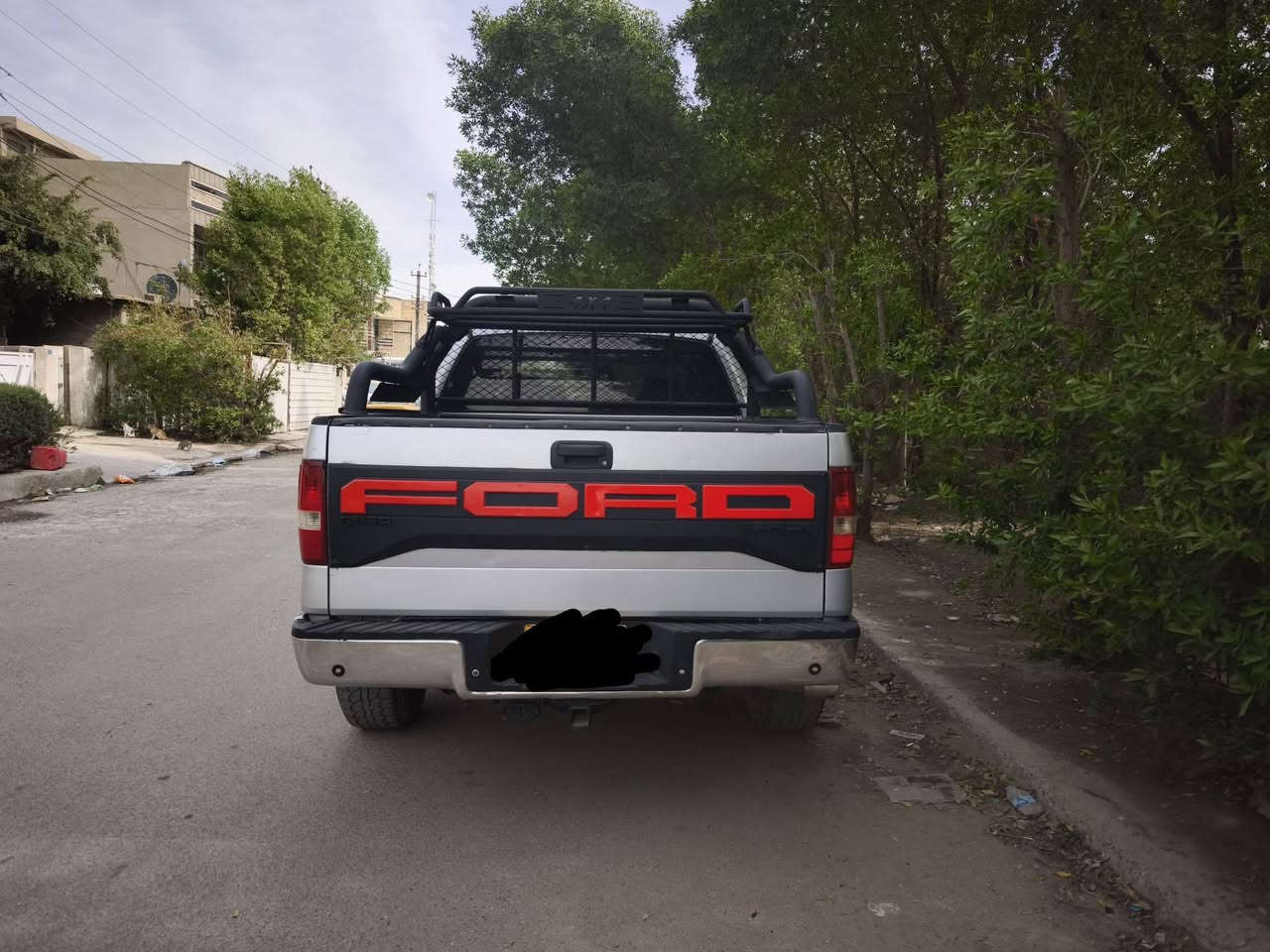 السلام عليكم عندي فورت أمريكي f150 البدي القصير الباب الطويلة المرغوبه تراك سياره جاهزه من كلشي طابه كلين للعراق بيه قطعه صبغ جاملغ امامي فقط ماواصله للغد مكينه كير تبريد صدر تايرات سياره خير من الله شاشه كامرة أمامي خلفي سياره مال جناي بس صار عندي ضرف  وريد أبيع بسيارة مراوس وفرق ميخالف
 للتواصل ***********
