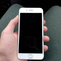 ايفون ٨ بلص • نضيف • مبدل بطارية