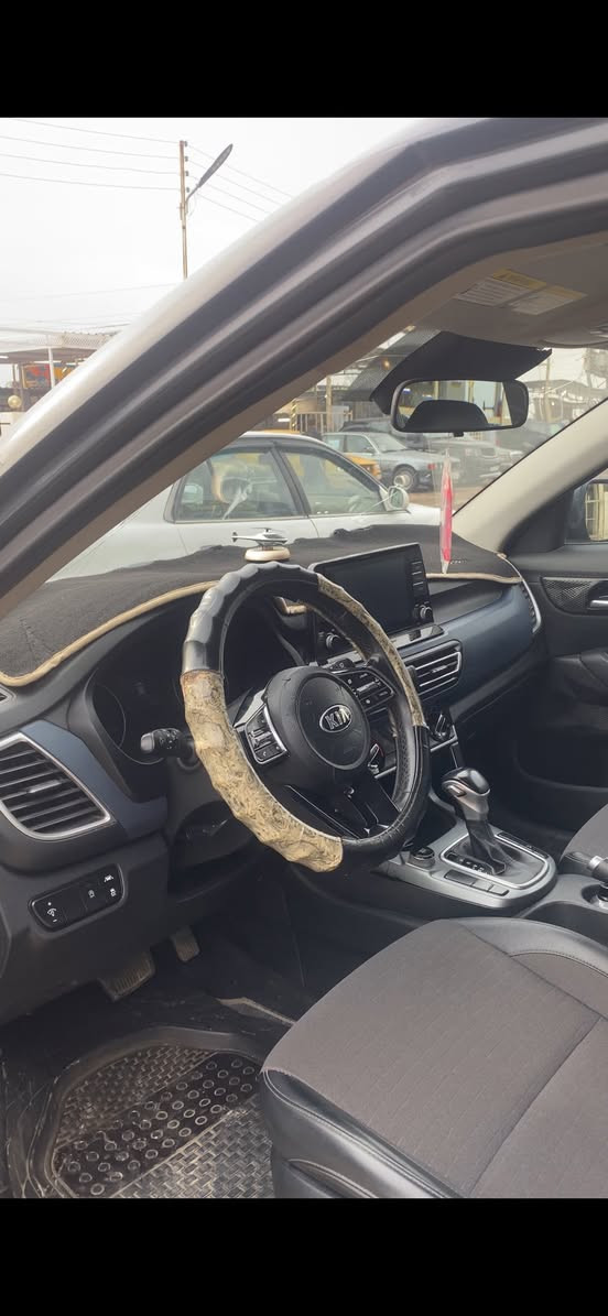 “🚗 للبيع كيا سليتوز 
موديل: 2021
محرك:2000
السيارة خير من الله 
3 قطع صبغ فقط 

السعر:145 وبيه مجال 

للتواصل خاص أو واتساب (***********)معارض الحديد 
#العراق #سيارات #مشاهير
