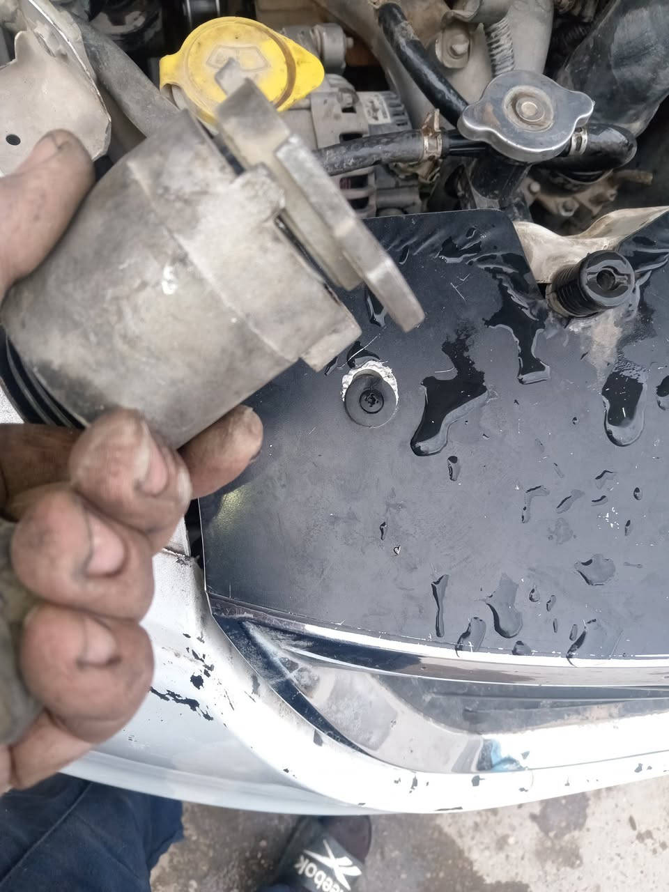 السلام عليكم من أعمالنا تبديل كازكيت سيارة تيكو 5 وتبديل ولفات بسبب ترتره و أعمال المواقعية تبديل ضاغطه داينمو و سنتر لسيارة تيكو ١٣
الفني ابو مهيمن ***********
