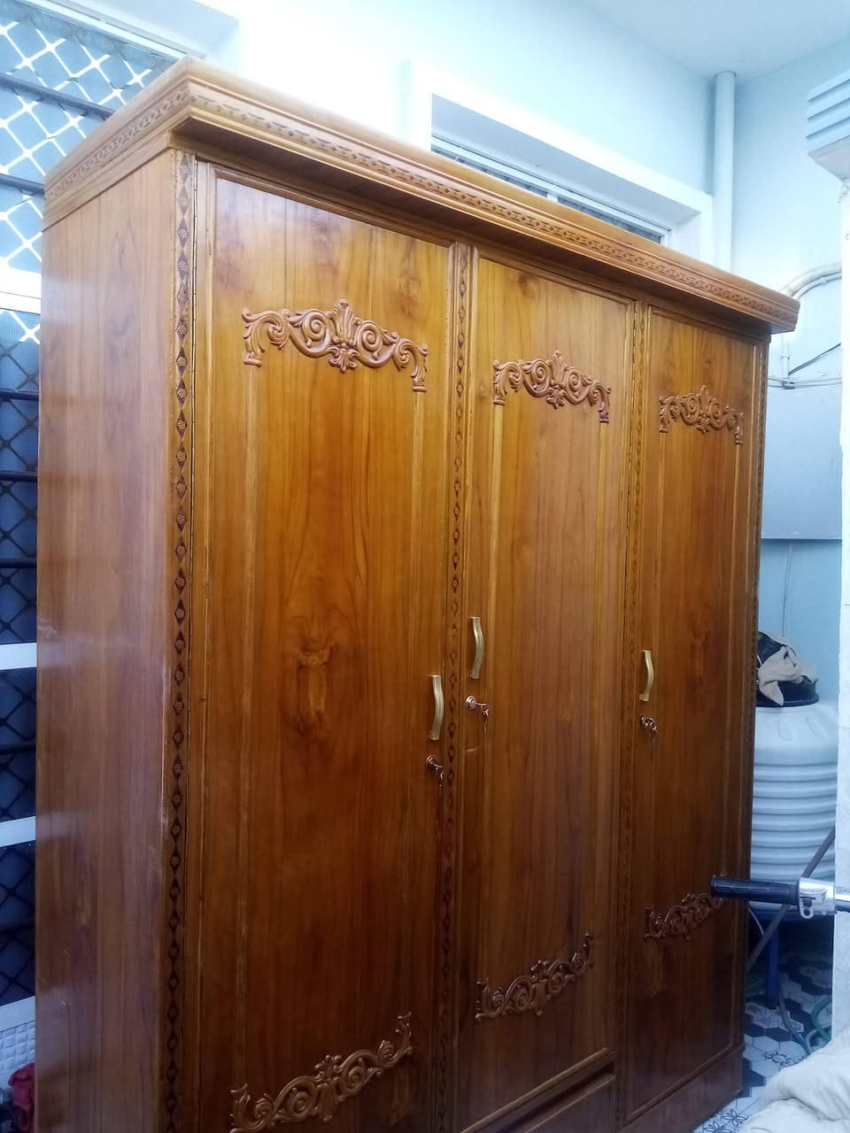 السلام عليكم عيني كنتور صاج احطاطه جديد قليل مستعمل ونضافته كدامك مفول والله سعره 325 وبي مجال
الرقم:0771369789


**إذا كنت صاحب هذا الإعلان وتريد حذفه لأي سبب، رجاءا أرسل رسالة إلى الدعم الفني**