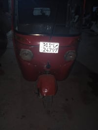 تكتك موديل 18رقم وسنويه بيه بدايه بكن ودوس يردله تعمير السعر 4600  مكا...