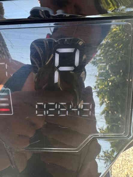 🚨 للبيع دراجة شحن كهربائية - شبه جديدة 🚨
💰 السعر: 1,000,000 مليون دينار عراقي – وبيه مجال

🔋 المواصفات:
• بطارية قوية 36 أمبير – 6 بطاريات
• ماشي فقط 2600 كيلو—جديدة بعده
• شحن كامل يكفي 3 أيام، وإذا طلعاتك قليلة يوصل 4–5 أيام
• شاحنة أصلية
• 3 نمر كير + مثبّت سرعة
• دشبول رقمي نوعية BM
• بلوتوث + سماعة + هورن صوتين
• إشاري دبل + لايت لد قوي عالي/واطي
• جنطة كبيرة لخزن الاحتياجات
• ستاند صفح وعدل
• لون رصاصي مميز
• ريمونت عدد 2 + مفتاح تشغيل عدد 2

✨ الدراجة كاملة ومكملة ومريحة جداً… جاهزة للاستخدام بدون صرف.

مكان الدراجه : صلاح الدين قضاء بلد 
السعر مليون وبيه للشراي ❤️
للاستفسار 
***********
