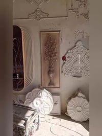 للبيع معمل كامل للبيع بحتوي على 600قالب فايبر وسليكون و4ميز سحب و6اقفا...