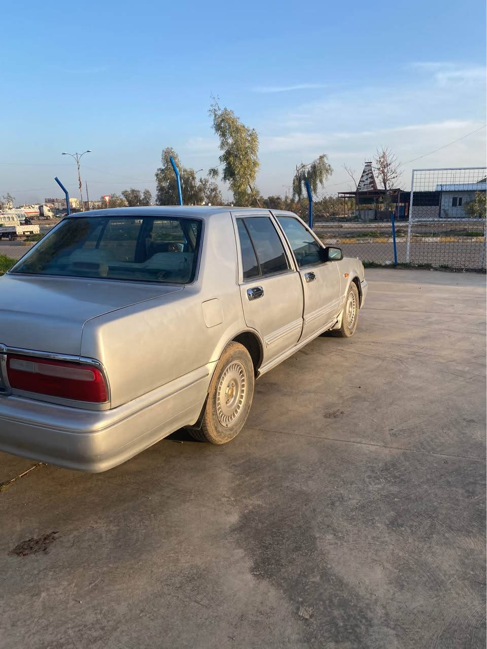 نیسان سدریک مودیل ٢٠٠١ زۆر جوان و تازە خاز و بەنزینە ماوەتەوە گیر مەکینە ئەکسل تەقەو رەقەی بەشەرت عام پەمپە لەسەر کال بونەوە مەعجونی نیە سەیارەکە ماڵی دوستە دینار مەسرەفی  نامە مەنیرن تییل بکەن ***********.  *********** Singapore
