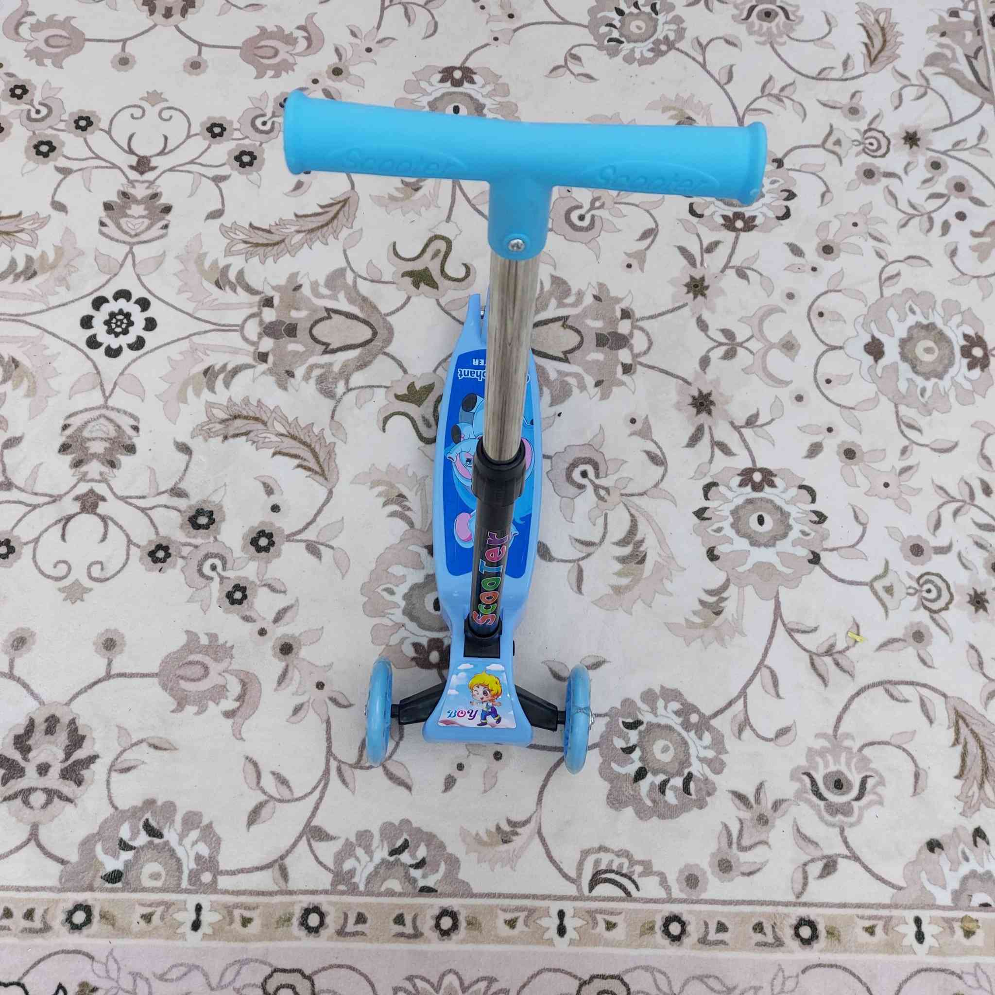 سكوتر SCOOTER ابو الانارة
السعر 15 الف شامل اجور التوصيل مكاني بغداد مشتل حي المعلمين 
***********
