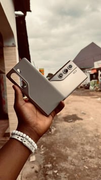 تكنو كامون 40 برو • شاشة 6.78 اموليد • كاميرا 50MP OIS