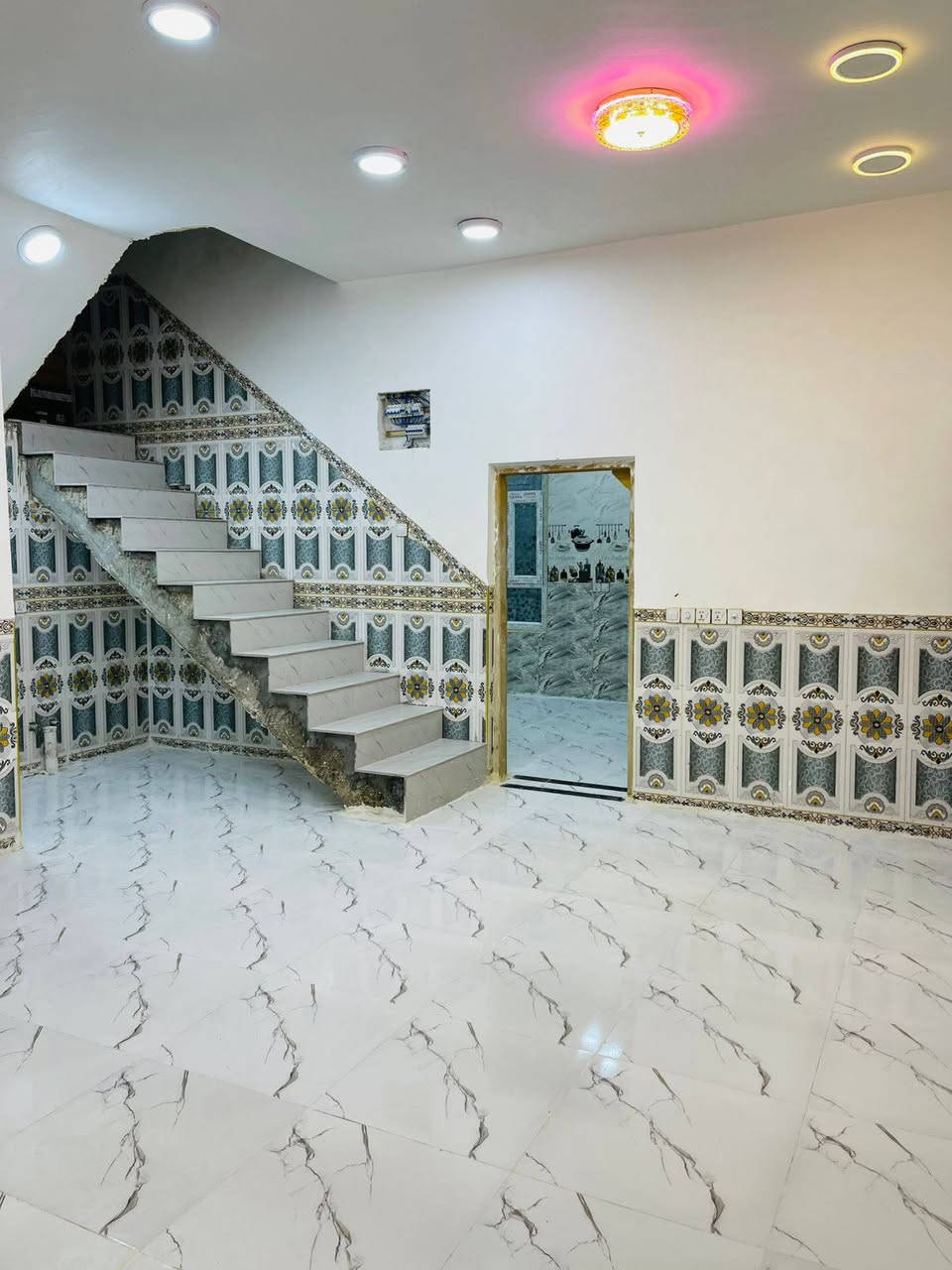 ياالله سلام عليكم بيت للبيع طابو زراعي سند 25 مساحته ٢٠٠م صب كونكريت مسلح بناء طابوق تسعه انج من رباط للتشاريف ارضيه رفت رباط 70×70 شبابيك كاتم بيبان تفصال البيت متعوب عليه غرفتين ٥×٥صاله ٧×٤ استقبال ٦×٦مطبخ ٥×٥ شارع عباس مطلب خلف مزرعة الدكتور علي خطار عليه طريقين(( كهرباء ماء مولده ))   ((سعر 70)) البيت بناء جديد للأستفسار *********** حيدر الشيباني
