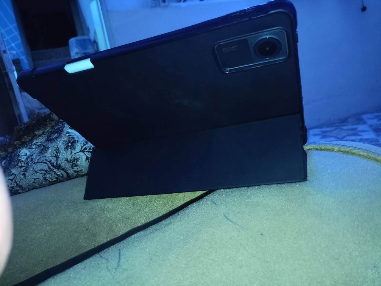 تاب ريدمي (ريدمي باد SE)
معالج سناب داركون 
ذاكرة 256 رام 8 بيه بيه زيادة 4 و 6 و 8 يعني تكدر تسويه رام 16  
شاشة قوتها 400 شمعة 
4 سماعات 
 مواصفاته الباقية خاص  للعلم انو جهاز يدعم شحن السريع و بطاريته 8000
للتواصل تلي h0770a 
او واتساب ‏ ‏‪***********‬‏
