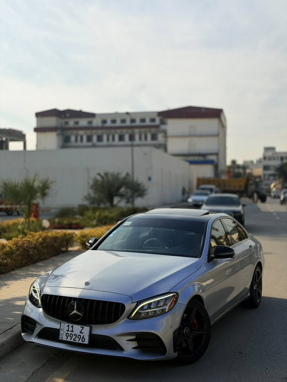 السلام عليكم حبايب للبيع او مراوس مرسديس C300
موديل 2020 C300  

ماشية 75000 كيلو حقيقي

رقم بغداد تحول مباشر 

فتحة

شاشه جبيرة

تبريد  قطعتين منفصل 

كشنات امامية كهرباء وخزن وتدفئه

ستيرن كهرباء وخزن 

مثبت سرعة 

رادار جانبي 

نقاط عمياء

رادار امامي 

حساسات امامي خلفي 

كامرة خلفيه

اوتو ستوب 

اوتو هولد 

مغلفة ppf 

سايد بريك كهرباء 

5 انظمة قيادة إيكو /كوفورد/سبورت/سبورت بلاص /اندفجول 

ماسحات اوتو 

اشاير بالمري 

انارات ترحيب خارجية 

بصمة تشغيل و4 بيبان وصندوك 

محرك 2000 توربو كلش قوي و اقتصادي

السياره جاهزه مابيها اي نقص 

السيار كلش حلوه وجديد كلش  

 

  بيها البنيد صبغ وباب سايق نصه  فقط

السعر 27.000$ وبيه مجال

السياره مكانه بغداد المنصور 

الرقم 

***********
