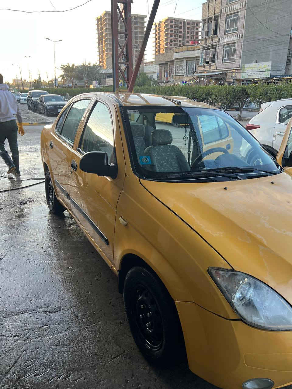 السلام عليكم طيبه للبيع مديل 15رقم دولي الجديد هيه وغرمات مصفره صدر جديد درايم شفت جديد الجامه الامية جديده تخم تاير ويل جديد الدركه جديده باتري جديد دسكات جدد ضربته بلجنطه وبيه رشات صبغ قليله سعر 36 وبيها مجال *********** مكاني بغداد الحريه
