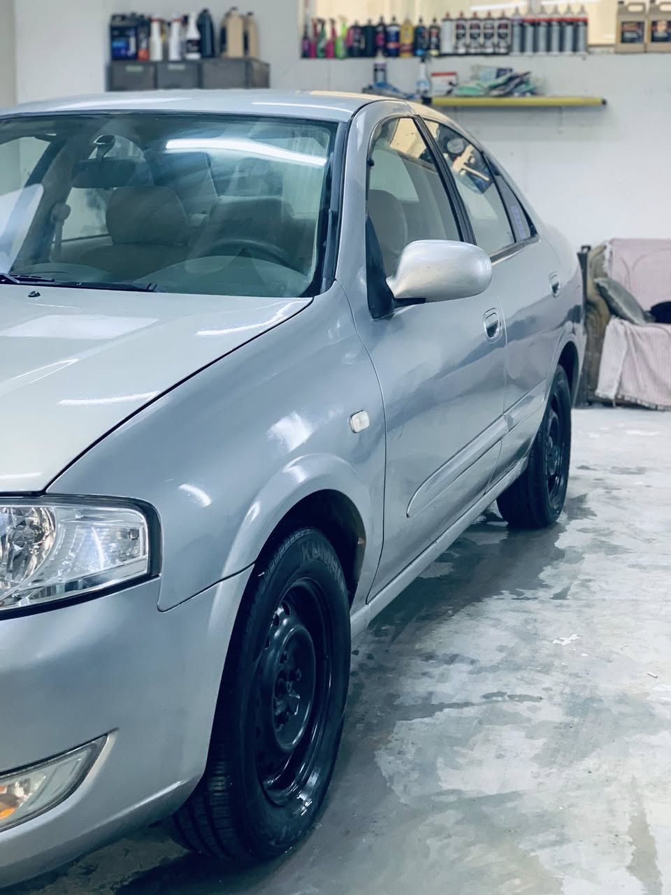 سەنی سامسۆنگ براوە مۆدیل٢٠٠٧گئرومەکینەو تەبریتو سەقفی بەشەرت سەیارەکە بئمەسرەفە ناوزەردە هەتا بلئیت جوانە سعری ٤٧گلا مەعامەلەیە برایانە سەیارەکە تەنیاناو سنوقە کەی یەک تۆز لەحمی هەیە ***********ژم
