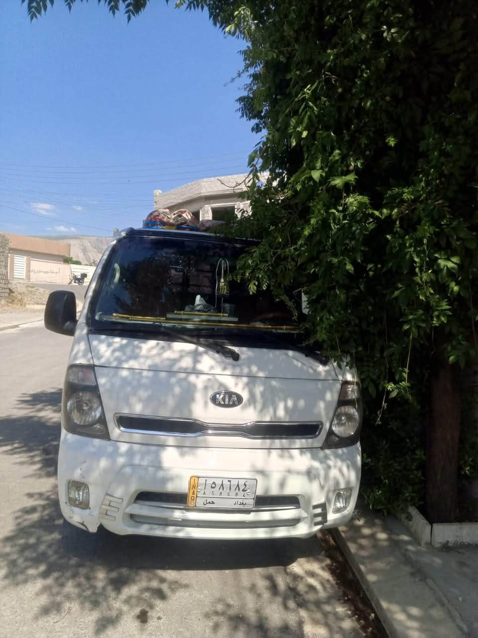 کیایە 2700مودیلی 2013رقم جنوب  گیر مەکینە شاسی بەشەرت هەردوو دەرکە سوبخ بەبی ژۆری تایەکانئ نوێیە 

***********
