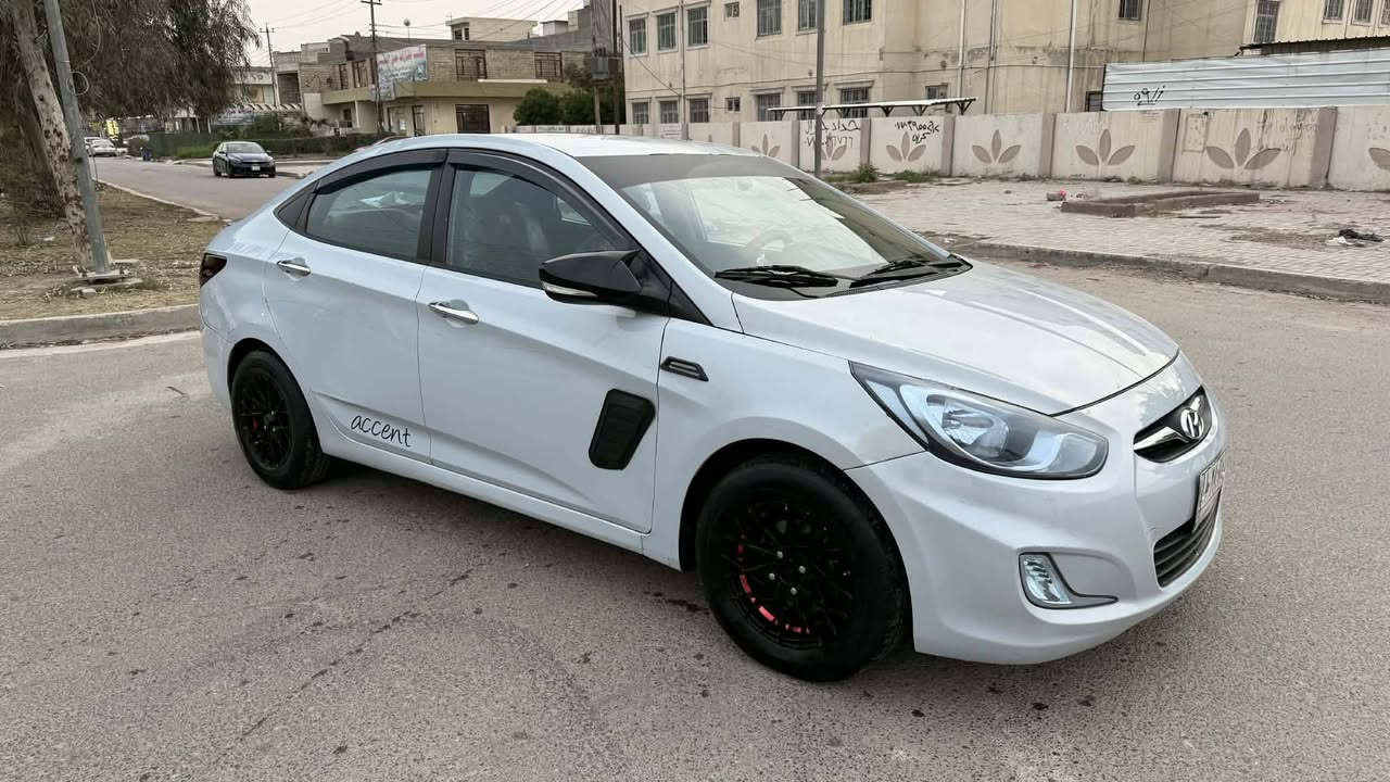 سلام عليكم اكسنت ٢٠١٦ للبيع فقط
محرك ١٦٠٠ خليجي محرك دوش
الون : اسمنتي السنويه ساقطه
تدفئه تبريد شغال / السعر 90
وبيها مجال قليل باقي التفاصيل
مرفقه بالسونار 
رقم الهاتف ***********
