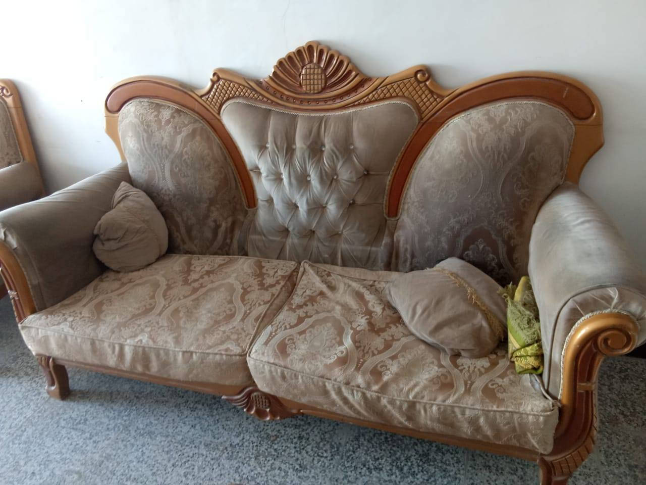 السلام عليكم تخم قنفات 10 مقاعد السعر 175 اوبي مجال ميز مكتبي زجاج السعر 50 الف كرسي دوار 35 الف طبلات خشب عدد 2 السعر 10 آلاف دينار
الاتصال على الرقم 
***********
العنوان سبع البور منطقه 4000
