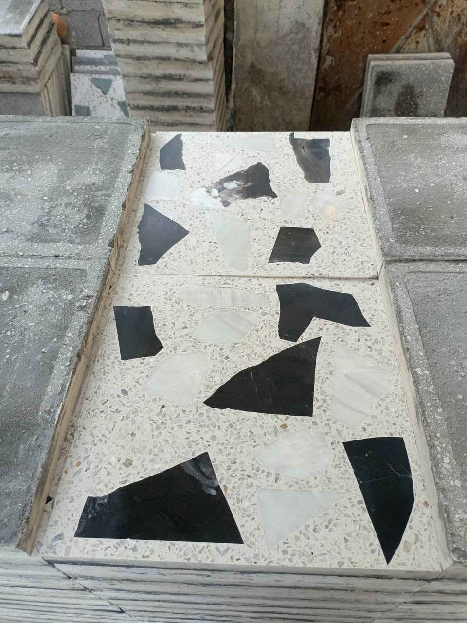 💥 عروض نارية من شركة الواثق - بغداد / الكمالية 💥
🔸 إذا تدور كاشي، مرمر، شتايكر، سندانات وحدائق...
إنت وصلت للمكان الصح ✅

🧱 كاشي موزاييك عراقي - درجة أولى - قياس 40×40
📦 السعر؟ بس 7,500 دينار شامل التوصيل 🚛

✨ كاشي مطعّم بالمرمر
✅ السعر: 11,500 دينار فقط مع التوصيل
🎨 الألوان حسب اختيارك

🔹 متوفر عدنا منتجات تخبل 👇
🌿 سندانات فخمة
🏡 قطع حدائق تفتح النفس
📜 آيات مرمر بجمال مميز
🔸 مقرنص بكل الأنواع
🪨 حجر – إزاره – مرمر – بورسلين إيفا – بلوك – شتايكر

🔥 والمفاجأة الأقوى:
شتايكر درجة أولى + توصيل بـ 3000 دينار فقط 😱

📞 للطلب والاستفسار:
📲 ***********

📍 بغداد – الكمالية

🚨 لا تفوّت الفرصة!
شير المنشور وخبر أصدقائك اللي يشتغلون بالبناء أو التشطيب
شركة الواثق.. نوصل لباب بيتك بخدمة راقية ❤️

#شركة_الواثق #مواد_بناء #بغداد #كاشي #مرمر #شتايكر #العراق
