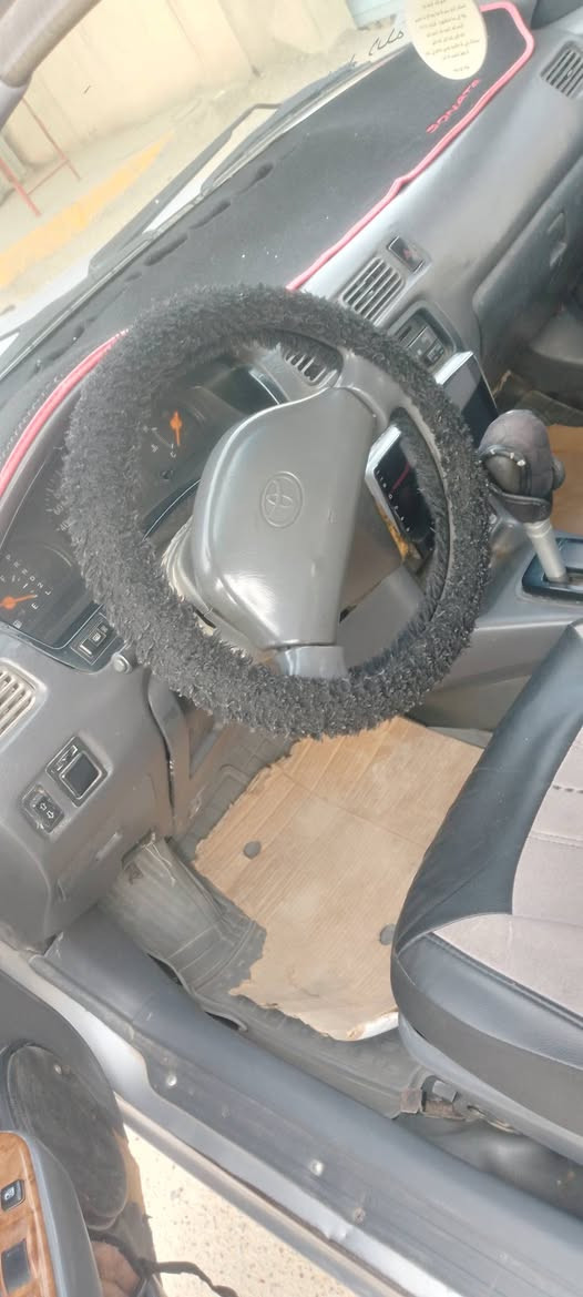 السلام عليكم
كورلا تيرسل موديل 95 رقم 
دولي بسمي سياره فول توماتيك كير محرك كورلا بدون صبغ مجرد تقحيلات بدون ضربه كهربائيات كل شغاله تدفئة تبريد بس غاز قفل مركزي شاشه سعر 45$ وبه مجال شرط تحويل 

رقم ***********
رقم ***********
