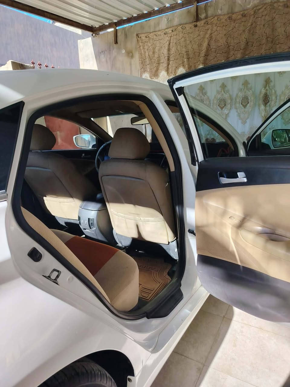 سلام عليكم سوناته للبيع مديل 2014
رقم اربيل القديم 
مكينه 2400+كير جدد 
حداديه +تخم تاير +باتري جدد 
سياره جديده ومكفوله ماعدا دحجات بصيطه 
السعر 142وبيه مجال 
***********متوفر واتساب
