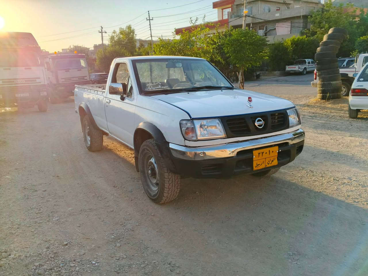 نیسانی تاکی ٢٠٠١ دەبڵ ئەکسل گێڕوو مەکینەی بە شەرت چوار تایەو ویلی لۆکی لە ژێرە دەبڵ ئەکسلی مەزبووت ئیش ئەکات ژمارە تەلەفوون ***********❤️
