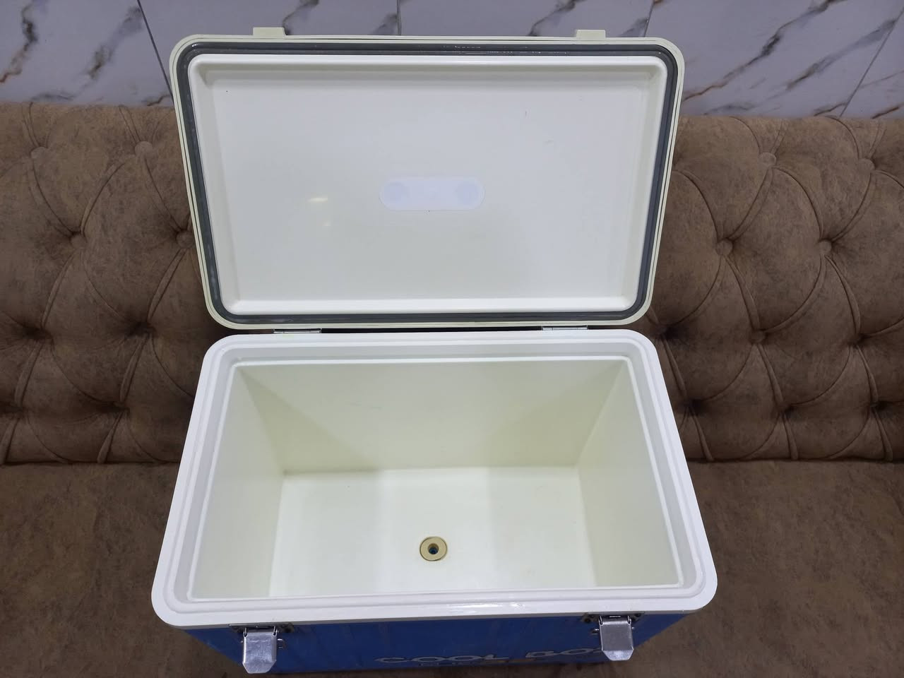 كول بوكس ياباني علامة الطاوس حجم 32 لتر نضافه عاليه جدا للإستفسار خاص يوجد توصيل


**إذا كنت صاحب هذا الإعلان وتريد حذفه لأي سبب، رجاءا أرسل رسالة إلى الدعم الفني**