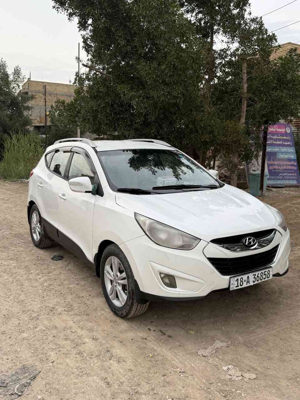 توسان
توسان موديل 2014 خليجي 
رقم بابل دولي 
بيها جاملغ امامي عكس السائق مبدل و صبغ جاملغ خلفي عكس السائق 
مكانها بابل قضاء القاسم 
السعر 123 ورقه

***********
