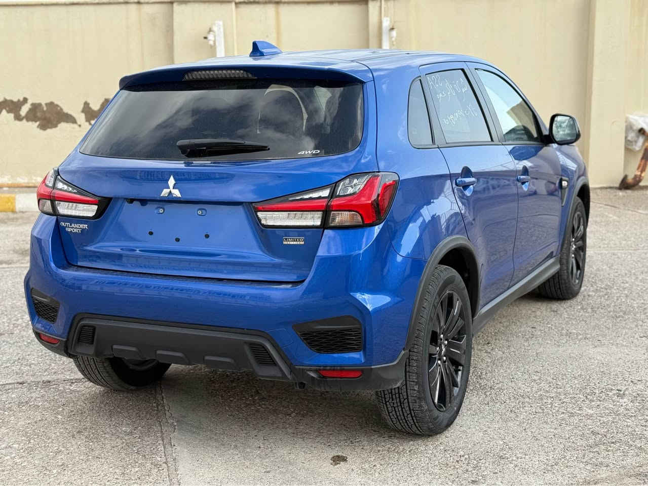 السلام عليكم 
موسيبوشى اوتلندر سپورت 2025 🔥 
السعر : 145ومجال قليل 
عداد المسافة : 9 الف 
سياره كامله و جاهزه دينار مصرف مابيها ✅
ملاحظة: فقط چاملغ صبغ بدون دواخل 🔴  السياره بحساب كلين 

المواصفات :
‏‎كاميرا
اوتو هولد : 𝐀𝐔𝐓𝐎 𝐇𝐎𝐋𝐃              
اوتو ستارات : 𝐀𝐔𝐓𝐎 𝐒𝐓𝐀𝐑𝐓
اوتو ستوب :  𝐀𝐔𝐓𝐎 𝐒𝐓𝐎𝐏
رادار امامي (تحديد مسار)
‏‎رادار جانبي (نقاط عمياء)
‏‎رادار خلفي (التحذير من الاصطدام)
‏‎حساسات امامي
‏‎حساسات خلفي 
نظام :  𝐄𝐂𝐎
نظام : 𝐍𝐎𝐑𝐌𝐀𝐋
نظام :  𝐒𝐏𝐎𝐑𝐓
تحكيم ستيرين
كشنات هيتر
لايتات ليد عدسة زينون بيلادي 
بكلايتات 𝐋𝐄𝐃 بيلادي

اتصل و تدلل 
واتساب 
***********

عنوان📍عقره 

‏ اكر, نينوى
