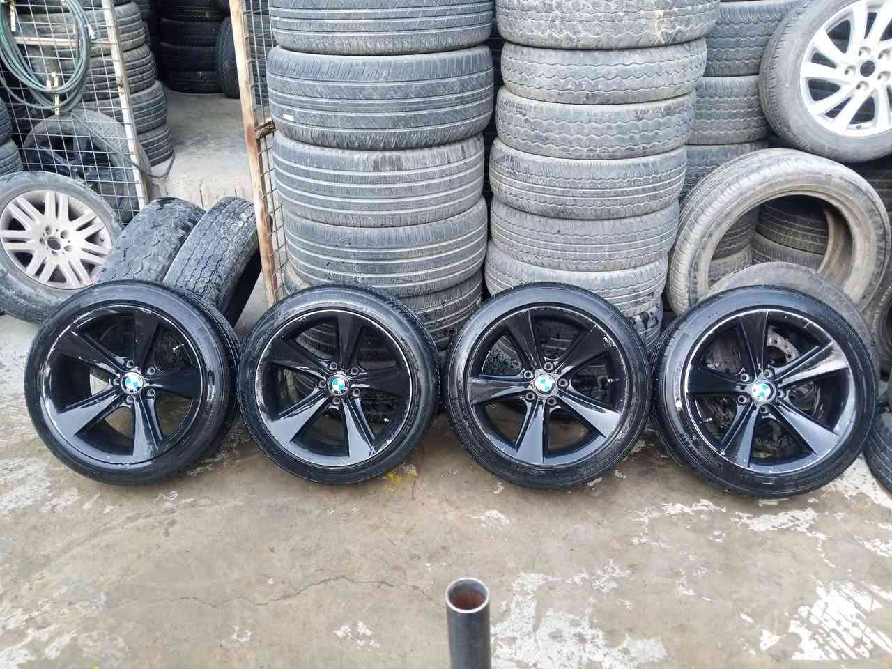 تاقم تایە ویلی هامان 18 دوو سایزی سپۆرت بەشەرت
تایەکانی لە %90 پاکن تایەکانی ئامریکیە بەشەرتی هەمو شتێک بۆ گۆرینەوە لەگەڵ هەموو ویلی دەکەم لە سلێمانیم
***********
***********
