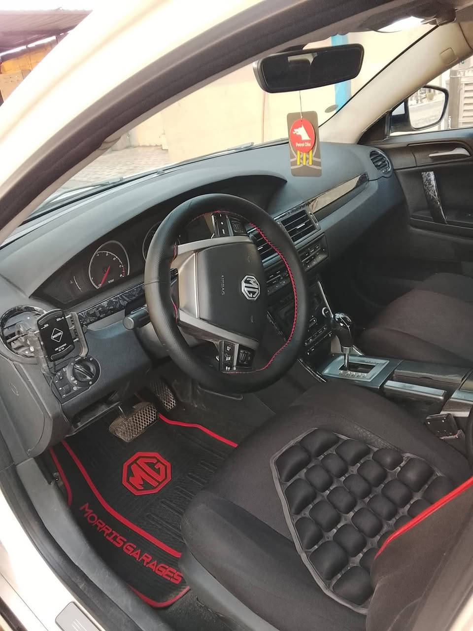 🚗 للبيع – سيارة نظيفة جداً
🔹 النوع: MG 6
🔹 الموديل: 2014
🔹 المحرك: 1.8 بنزين
🔹 القير: أوتوماتيك
🔹 اللون: أبيض
🔹 المقاعد: جلد
🔹 عدد المقاعد: 5
✨ المواصفات: فول
✔️ فتحة سقف
✔️ تشغيل بصمة
✔️ مثبت سرعة
✔️ مرايا جانبية كهربائية
✔️ مقاعد كهربائية
✔️ شاشة ولوحة قيادة رقمية
✔️ 6 وسائد هوائية
📄 اللوحة: أربيل خصوصي
محركها بي صوت 
السعر والتفاصيل على الخاص 
📞 للتواصل: ***********
