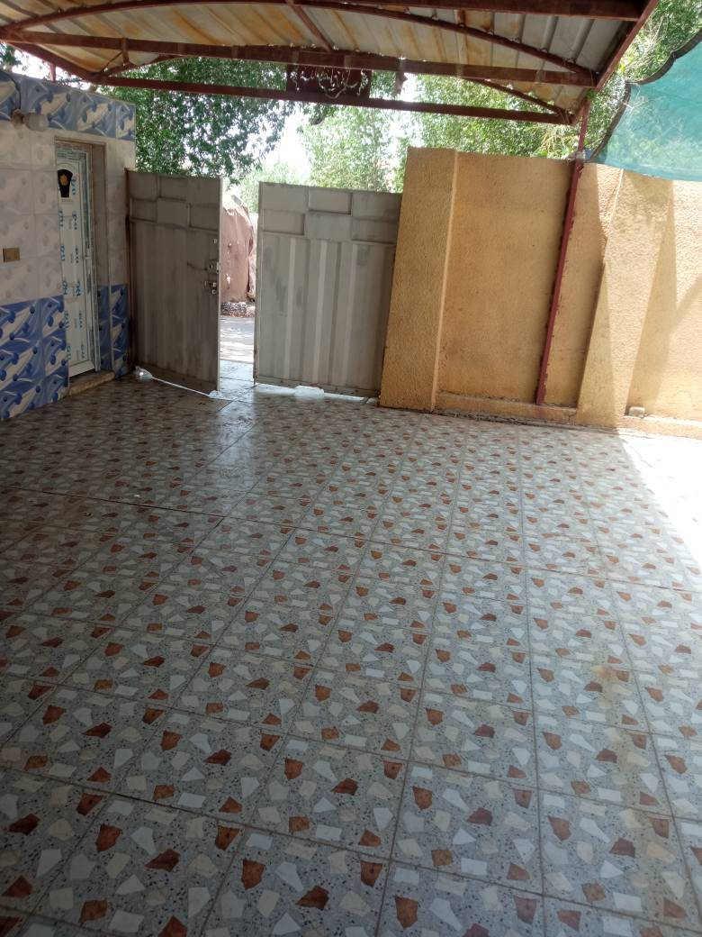 بيت للايجار 
بيت للايجار/طابقين/
المساحه//200م 
الطابق الارضي//
غرفة نوم عدد/2
هول
مطبخ 
استقبال 
مجمع صحيات عدد/2
كراج
الطابق الثاني//
غرفة نوم/2
هول
مجمع صحيات 
خدمات جاهزه//ماء وكهرباء وخط مولده ومجاري انترنيت ضوئي 
العنوان//
محيزم/4،،،،،،،،شارع 80،،،،،،شارع شريفه الجديد ،،،مقابل مدرسه زهور بابل للبنات 
الاتصال//
***********
***********
مكتب عالم التطور للعقار 
بإدارة//أوس المرشدي للعقار حلة, بابل
