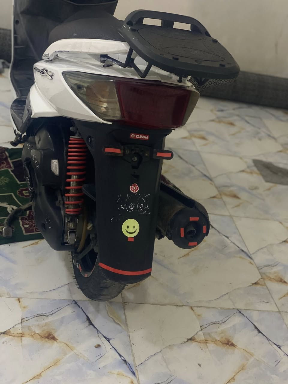 سلام عليكم من رخص الادمن  / دراجه سكنز فحل   للبيع او  مراوس  حسب القناعه  دراجه جديده بمعنه الكلمه ما رمبه   مكينه خرسه   /سعر 850 بيه مجال  /مكاني  المسيب /***********  @
