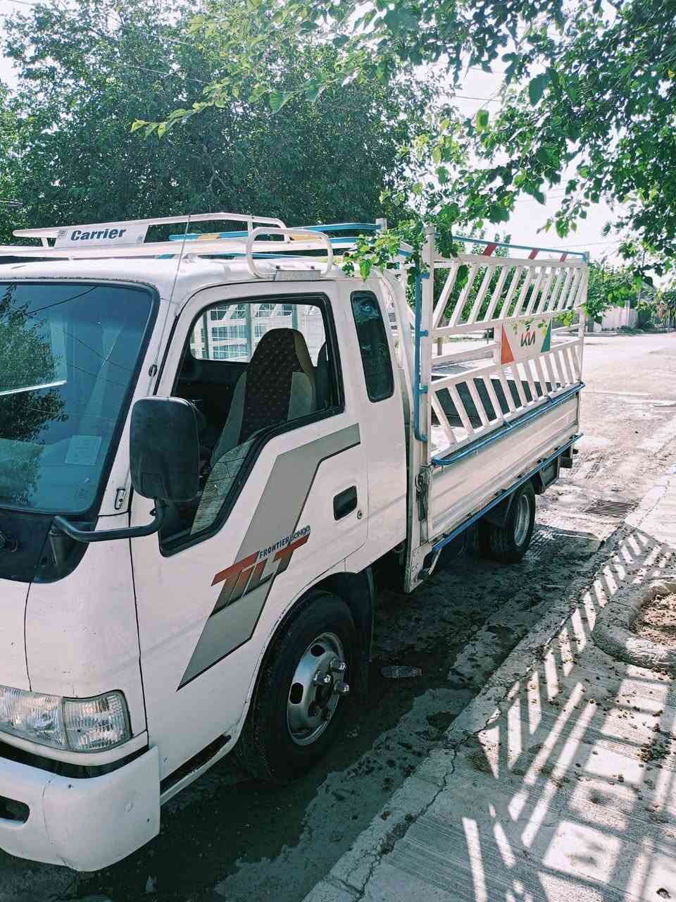 السلام عليكم ورحمة الله وبركاته 
اخوني السياره فونتيره فحل 2001
رقم مشروع وطني سنويه 2027
جواها تخم تاير نضيف 100/80
گير محرك خير من الله بكفاله
السياره مكفوله كفاله عامه
***********
