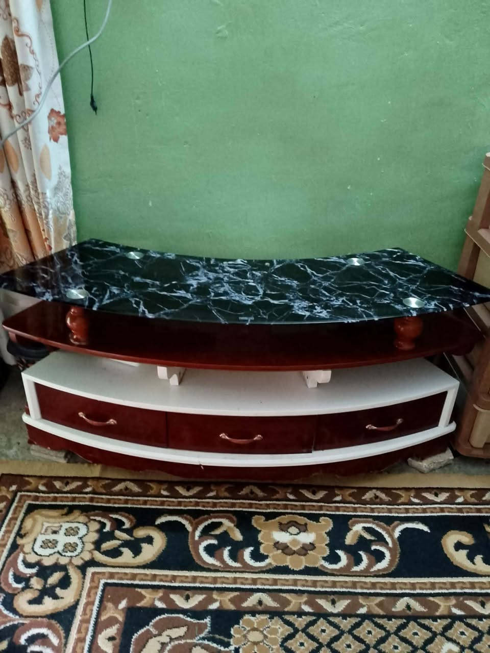 السلام عليكم
ميز نضيف سعر 60وبي مجال 
مكاني حي سومر


**إذا كنت صاحب هذا الإعلان وتريد حذفه لأي سبب، رجاءا أرسل رسالة إلى الدعم الفني**