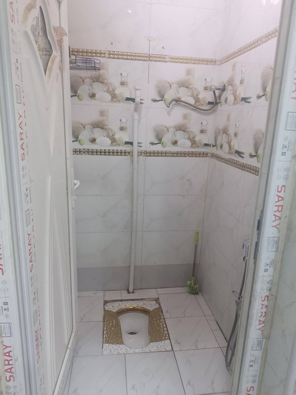 سلام عليكم بيت طابقين للبيع الناصرية حي اريدو بنيان جديد 2024 الطابق الأول صاله وصحيات وغرفه وديوانيه ومطبخ والطابق الثاني غرفه وصاله وصحيات واقع حال  الشراي خاص ***********

