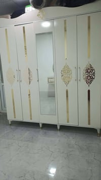 ميز تواليت • جميل ناعم • ٢ متر ونص