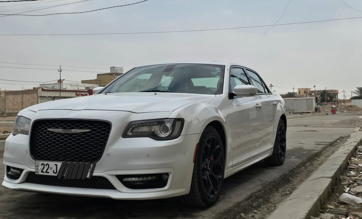كرايسلر اوباما 300 S
موديل 2018 كلين تايتل وارد كندي
6 سلندر
فول مواصفات
بردة خلفية
كشن ميموري
تدفئة وتبريد المقاعد الاماميه
تدفئة المقاعد الخلفيه 
رادار جانبي ، خلفي
حساس امامي خلفي
بانوراما
سيستم صوت بيتس
+باقي المواصفات للي يعرف مواصافات هاي الفئة
سنوية جديدة بإسمي تنتهي 2031 
فحص المتانة جديد ينتهي 2027
ماشيه 70 الف مايل
السياره على ايدي صارلها 4 سنوات ماناقصها اي شي تاخذها جاهزة، بالعراق بيها طخه بالدعامية الامامية الي يحب ادزله صورتها مصبوغ ربع من الدعامية وتعديل كارت ٤ اصابع طرف البنيد + رصعة بالباب خلف الصدر مامبينه وباقية على وضعها غير هذا مابيها اي شي
مكان السيارة / البصرة
السعر 297 بيه مجال بسيط
كل التفاصيل مذكورة امامكم
للأستفسار واتساب فقط 
***********
