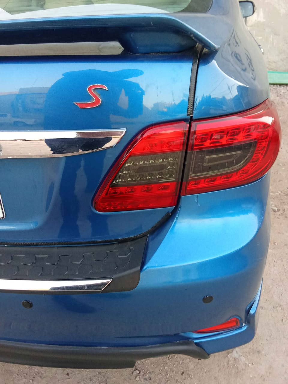 للبيع تويوتا كورلا – Toyota Corolla 2009 وارد أمريكي 🇺🇸

للبيع تويوتا كورلا – Toyota Corolla 2009 وارد أمريكي 🇺🇸
المسافة: 100,000 مايل (قابلة للزيادة) حقيقي
المحرك، الكير، بلادي
 البدي ليبل واحد بلادي ماعدا قبق جنطه مبدل 
🔹 حادثها بأمريكا خلفي فقط جملغات وجنطه 
بدون تكم، بدون حوض، بدون بجم، بدون لغد، بدون شواصي (شرط)
🔹 بالـعراق
تم صبغ البنيد + باب السائق + الباب الخلفي جهة السائق
صبغ تجميلي بسبب شخوط (بدون معجون)
يوجد قطعة جراد على القمارة (Bug Deflector)
الإضافات والمواصفات 🔥
أدامة كاملة نوزل تفصيخ أصلي (Denso وكالة)
مجول تفصيخ اصلي جديد لوك
نوزلات تفصيخ اصلي جديد لوك 
صدر أمامي وخلفي 90%
تايرات نظافة 90%
تبريد ثلج ❄️
💡 لايتات أمامية ماركة (Depo) بلاك داخل + لايتات لكزز  شركة  (TYBY) درجة أولى (تكدر تشد أي واحد يعجبك)
💡 بك لايت دايود سموك شركة (TYBY) درجة أولى
📹 كامرات أمامي وخلفي تسجيل حوادث
📡 حساسات خلفية
🪞 مرايا شفط مع إشارة
🎛 تحكم ستيرن جهتين
📱 شاشة أندرويد + مسجلها الأصلي
🪑 غرفة جديدة لوك بلادية شرط
💰 السعر: 112 ورقة وبيها مجال
📍 الموقع: بغداد – السيدية
📞 ***********
❌ غير متواجد على الفيس بغداد, العراق
