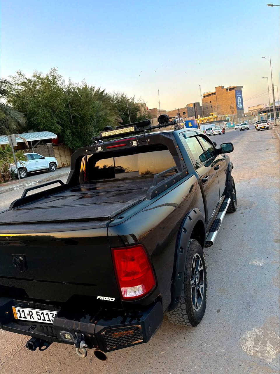 دوج رام ٢٠١٨ 
كلاسك باب طويل بدي قصير 
محرك ٥٨٠٠
ماشيه ١٥٠٠٠٠ كيلو 
وارد امريكي حادث جاملغ الراكب فقط 
بدون ايرباك صفر مسج 
كير مكينه كفاله 
السياره مرفعه ومعدله تعديل كامل 
مكان السياره بصره 
***********

0774 443 1122 البصرة, العراق
