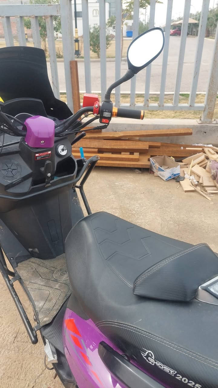 سلام عليكم..
اكس ماكس صيني دراجه مرتبه
مصار 3اشهر من نزلت حاويه 
ستاند كهربائي ✨
بصمه تشتغل✨
نكره سلف✨
لدات ابيض ✨
دبل اشاره✨
دراجه جديدة بعدة.. 
***********.
سعر، 750وبيه مجال
