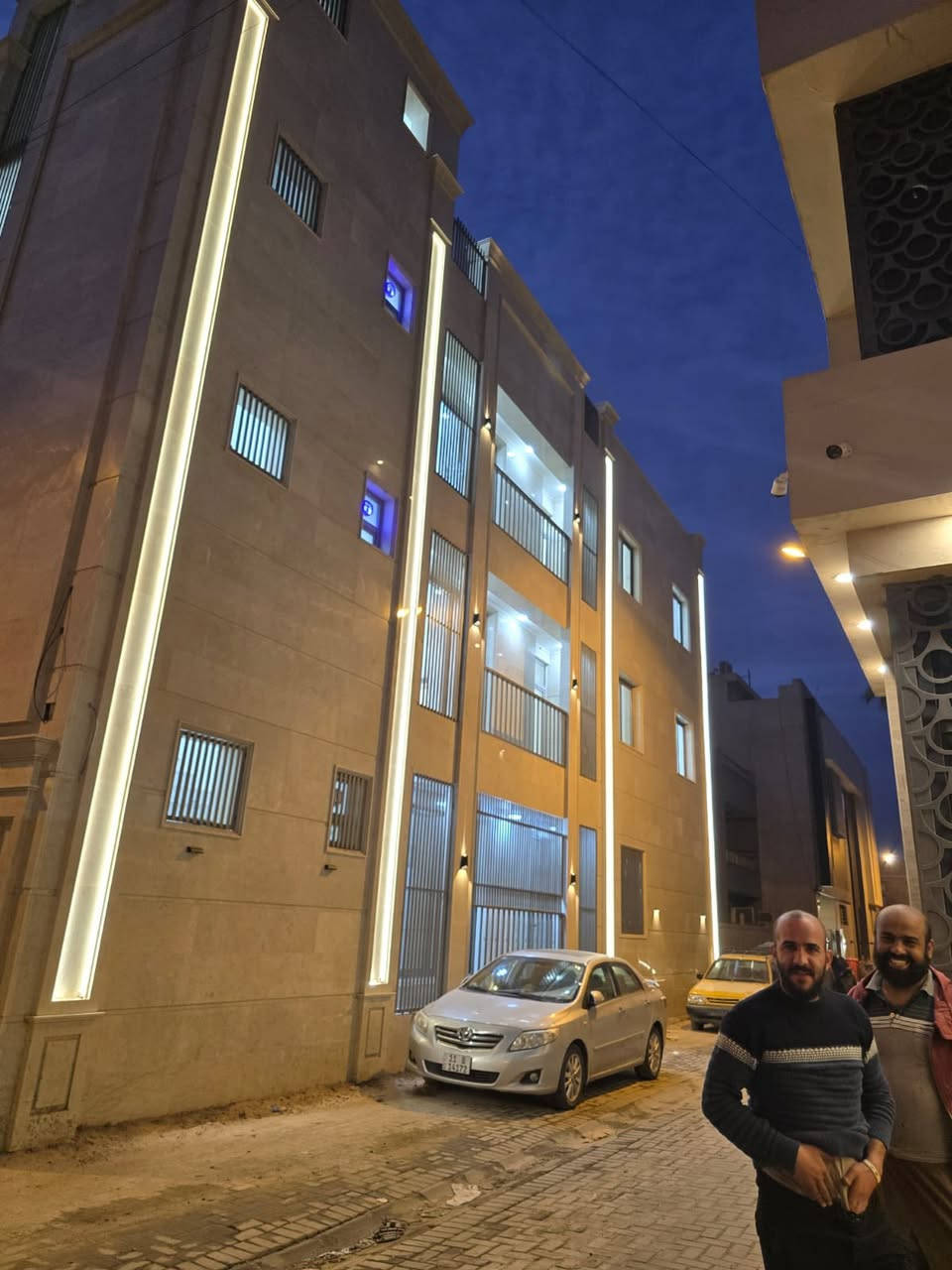 للإيجار في الحارثية خلف مستشفى الأميرات  🏠✨

📐 المساحة: 120 متر

🏢 وحدات سكنية

🛏 التفاصيل:

غرفتان نوم

مطبخ

صالة

خدمات

لوندري

📍 الموقع: الحارثية

📞 للاستفسار أكثر:666 100 50 078 

مراجعة مكتب أرض القناة أو الاتصال عبر الرقم التالي  666  100   50  078
