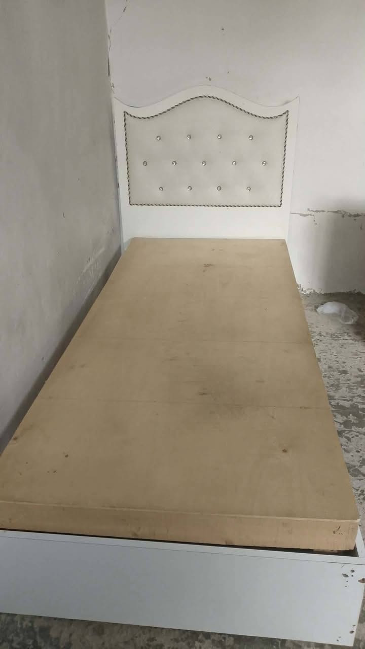 عندي مكنسه كهربائيه مال غسل محفير وتخت ابو النفر للبيع سعر التخت 35 وبي مجال بسيط والمكنسه سعره 100 وبي مجال بسيط العنوان موصل النهظه


**إذا كنت صاحب هذا الإعلان وتريد حذفه لأي سبب، رجاءا أرسل رسالة إلى الدعم الفني**