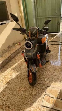 دراجه X900 بور بطاريه  ولي  سعر 500  وبيها مجال عقل جوكر72V رقم 077195...