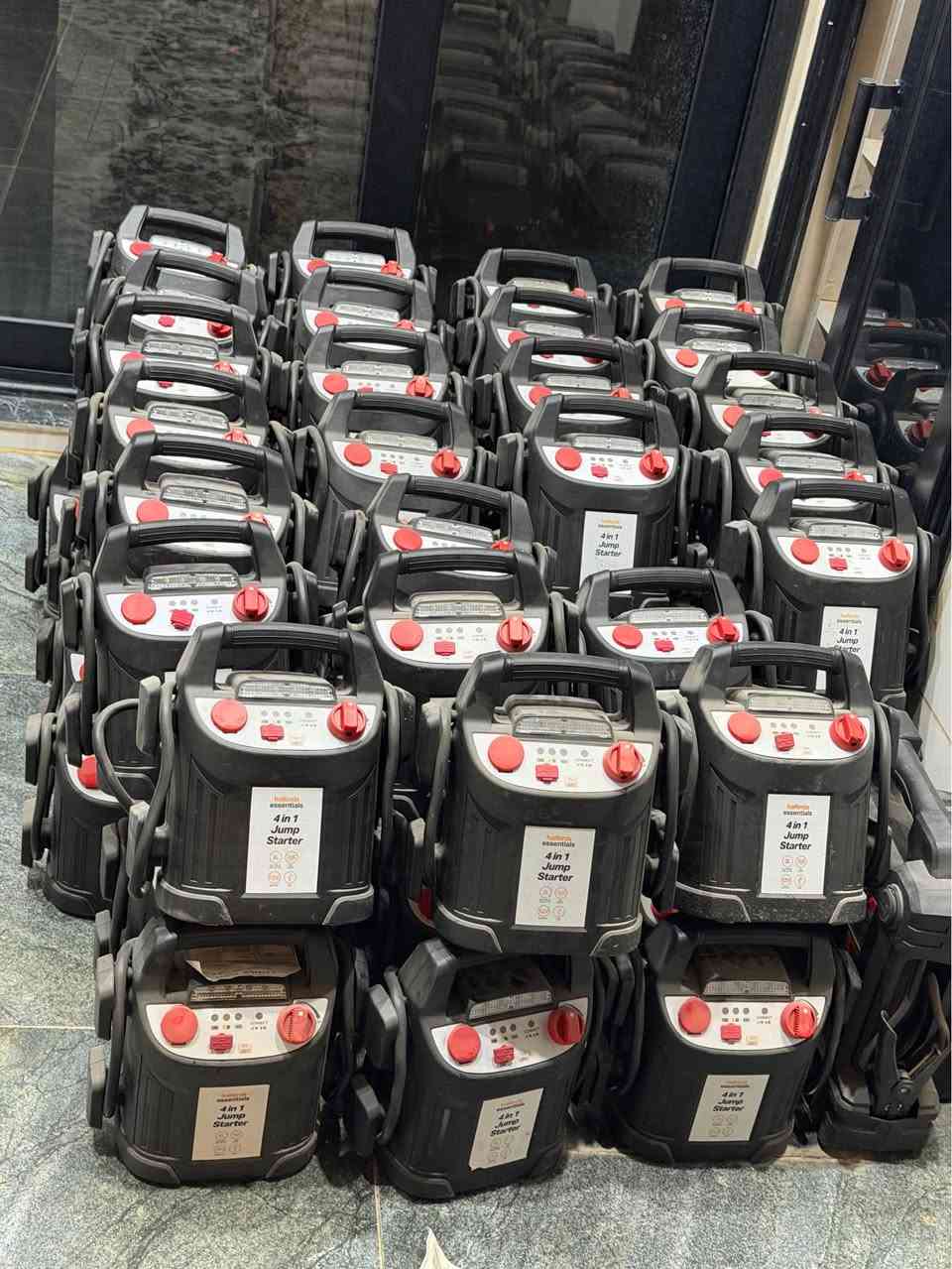 للبيع جتل ماركه المانيه  موديل 2025 باتري 100 بل 100 تكدر 10 مرات او اكثر تسوي جتل سيارات زغار كبار هم باوربانك تشحن بي ادوات كهربائية مثل موبايل تشغل بي كولوبات او غير شي عنوان اربيل موجود جمله مفرد سعر مناسب 100 الف دينار اكوتوصيل كل محافظات مع شكر دقدير  *********** واتساب موجود أربيل, العراق
