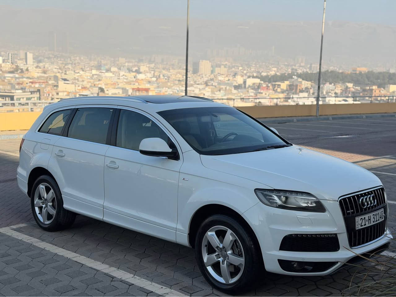 Audi  Q7 S-line Quattro 2013

ارحض سعر بلاش  ١٢٩  ورقه مجال بسيط

سيارة ٧ راكب

مواصفات خليجي  وكالة اربيل٣ بصمه بيلادي موجوده

موديل ٢٠١٣   

محرك سته سلندر V6 3.0L سوبر چارچ محرك بنزين

گير و محرك بشرط كفاله 

-----------------------------------------
مواصفات 
 پانوراما امامي و خلفي  
صندوق شفط 
 بردات جانبية و خلفية
 تحكم ماوس 
    داخل  جلد اصفر
كشنات كهربا
كشنات خزن
تبريد مركزي  
سيدي بوكس  
تبريد مركزي 
حساس خلفي و امامي 
- لايت ليد  
ستيرن تحكم
  تحديد سورعه  
 و بعد هرايا مواصفات
-------------------------------------------
  تخم تاير و  ويل جديد
 صدر ٪؜١٠٠
گیر  ومحرک بشرط ٪؜١٠٠
 سيارة مسيرفسة كاملة ما يحتاج اي مصرف

-----------------------------------
سياره واحد شبر اقل صبغ راس تايرخلفي او شبر بارد راس بك لايت خلفي باقي مابي شي 
     
سيارة احلي بالواقع و مابي اي مصاريف الحمدالله 
-----------------------------------

سعر مطلوب  ١٢٩ ورقة و مجال 

مكان سيارة سليمانية 

***********
***********
*****************************************************
Audi Q7 -S lin Quattro  2013
فول فول موسفات
٣ ريز كوشن
هه ر٣ به صمه ى شه ريكه ى ماوه
٦ بستون سوبر
بانوراما ده بل بانوراما
سنوق شفط
ده رگا كانى به رده يه دواوه
ماوص
كوشن جلد ناو زه رد
كوشن كاره باوخزن
ته بريد مه ركه زى
سيدى بوكس
حاسه بيش و دوا
لايد بك لايت ليد
سوكان فوليوم و تحديد سرعه
مواسفاتى اودي معرو فه...............
گيرومه كينه و ته بريد ساردى و گه رمى به شه رت بى نوقسانيه الحمدلله 
سه نه وى ره قه مى تازه يه به ناوى خومه ته حويل به شه رت
سه ياره كه يه ك به له ى بجوك بوياغى هه يه له كه ل به له يه ك ساردا باقيات به شه رت

سعر مناسب ١٢٩ كه ميك مجال

***********
*********** السليمانية, العراق
